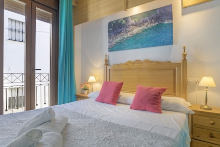 Iron/ironing board, WiFi, bed sheets. Holiday Home 'Corralitos Suite' with Mountain View, Wi-Fi and Air Conditioning