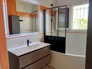 Hair dryer - Villa Jillo (Collias)