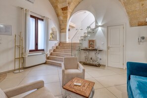 Interior - Volta Apartment with Private Terrace, Wi-Fi and Air Conditioning (Mesagne)