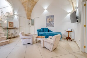 Interior - Volta Apartment with Private Terrace, Wi-Fi and Air Conditioning (Mesagne)