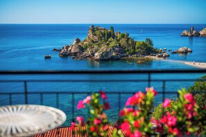 Deluxe Apartment, Beachfront | Beach/ocean view - Cohen Smart House (Taormina)
