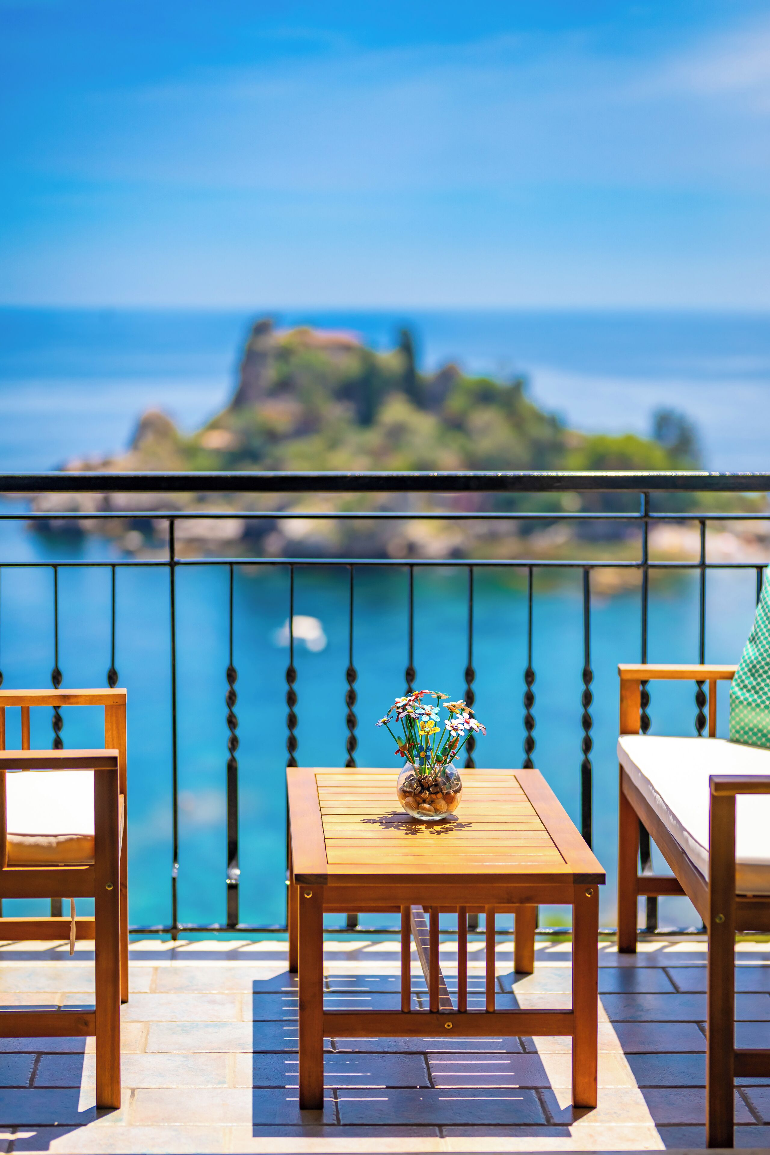 Deluxe Apartment, Beach View | Living area | 40-inch Smart TV with digital channels, computer monitors, printers