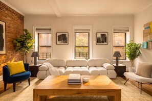 Living area - Madison II by StayHaus | Full-floor Flatiron 2BR (New York)