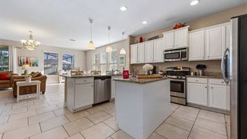 House (6 Bedrooms) | Property amenity