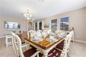 House (6 Bedrooms) | Property amenity - 4163 Oak Tree Drive (Davenport)