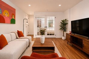 Living area - Madison Gardens by StayHaus | Luxe Flatiron 1BR (New York)