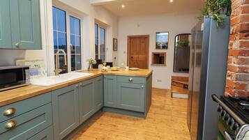 Dishwasher, cookware/dishes/utensils