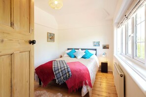 Cottage | 4 bedrooms, individually decorated, individually furnished, free WiFi - The White House, Riverside Retreat (Norwich)