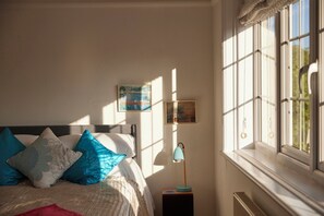 4 kamar tidur dan didekorasi berbeda-beda