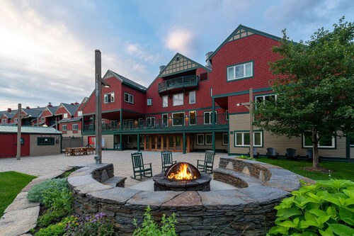 Spacious 3-Bedroom Penthouse w/ Sauna & Fireplace