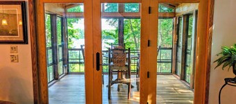 Northwoods Bliss: Waterfront 3BR/3BA Lakehouse with Charm and Stunning Views