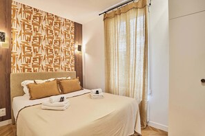 2 habitaciones, escritorio, tabla de planchar con plancha y wifi 