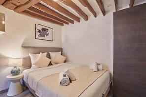 1 室のベッドルーム、アイロン / アイロン台、WiFi、ベッドシーツ