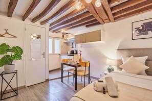 1 室のベッドルーム、アイロン / アイロン台、WiFi、ベッドシーツ