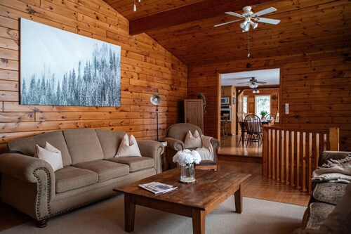 4BR Waterfront Escape w/Woodstoves & Large Dock