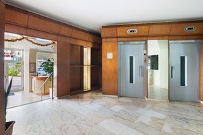 Lobby - Apartamento Davasa – Close to the Beach (Armação de Pêra)