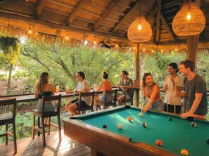 Billiards - Viajero La Fortuna Hostel (La Fortuna)