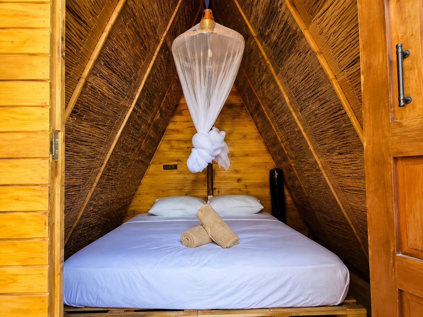 Free WiFi, bed sheets