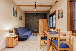 Apartment, Balcony, Lake View | Living area