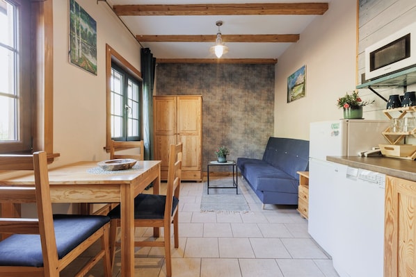 アパートメント バルコニー レイクビュー | リビング エリア