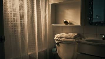 Apartamento empresarial, varanda, vista para o pátio | Banheiro