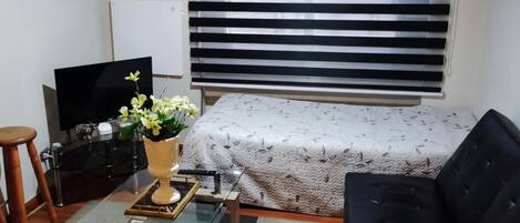 Apartment, Patio, City View | Living area