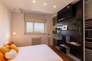 Iron/ironing board, free WiFi