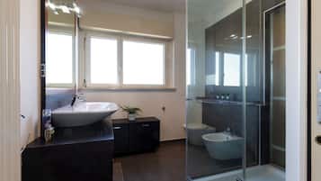 Comfort Double Room, City View | Bathroom