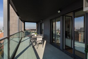 Habitación doble Confort, vista a la ciudad | Terraza o patio