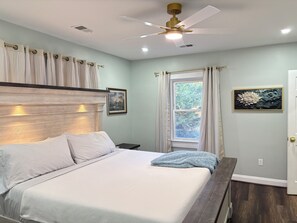 WiFi (無料)、ベッドシーツ