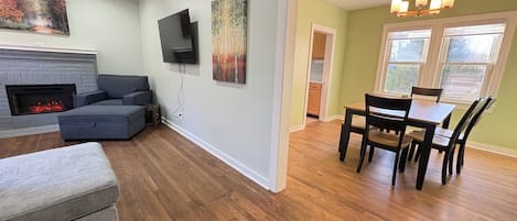 Smart-tv en een open haard