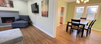 3-bedroom King Bed 2 Bath House in Triangle 5 minutes to Quantico and Interstate