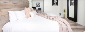 Desk, free WiFi, bed sheets - Private Lakefront | Hot Tub • Fireplace Retreat (Whitefish)