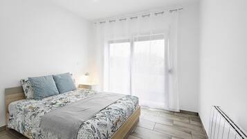 Bügeleisen/Bügelbrett, WLAN, Bettwäsche