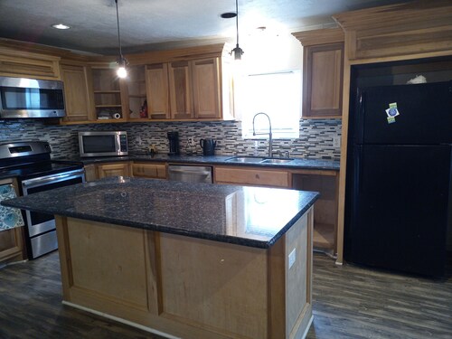 Lovely 3-bedroom house with AC in Bolivar Peninsula