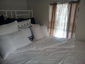 3 bedrooms, iron/ironing board, bed sheets - Lovely 3-bedroom house with AC in Bolivar Peninsula (Bolivar Peninsula)