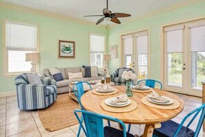Dining - Kiva's Jewel - Guest House (Gulf Shores)