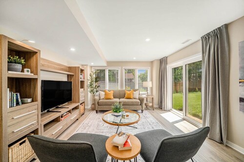 Blue Lodge | 1BR + Private Office for Remote Work