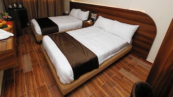 Basic-Doppel- oder -Zweibettzimmer | Kostenlose Babybetten, kostenloses WLAN, Bettwäsche