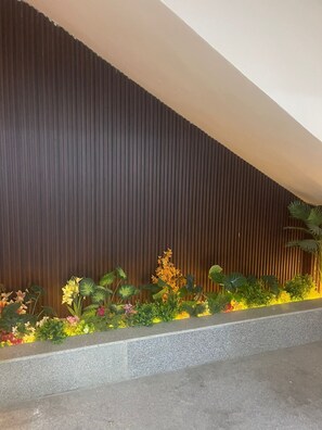 المنشأة من الداخل