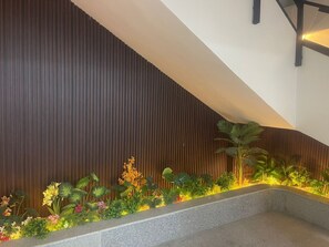 المنشأة من الداخل