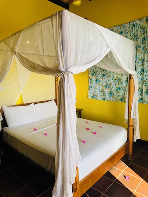 4 bedrooms, in-room safe, iron/ironing board, free WiFi - Private ocean view villa. Infinity pool. Air Conditioned bedrooms. Large deck. (Choiseul)