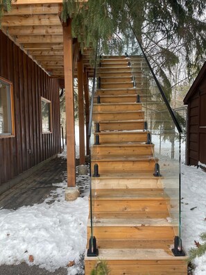 المنطقة المحيطة بالمنشأة