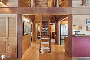 Interior - Classic Ski Cabin Walk to Skiing and Restaurants (Girdwood)