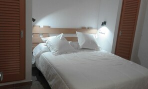 1 bedroom, iron/ironing board, WiFi, bed sheets - Nice apartment with wonderful sea views (Formentera)