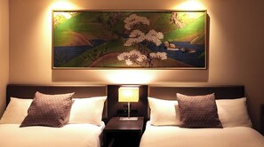 Escritorio, wifi gratis y ropa de cama 