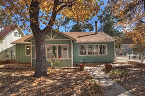 Exterior - Evergreen Escape · Fenced Yard · Fireplace (Big Bear)