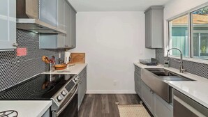Coffee/tea maker, microwave, oven, stovetop - Evergreen Escape · Fenced Yard · Fireplace (Big Bear)