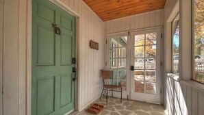 Interior - Evergreen Escape · Fenced Yard · Fireplace (Big Bear)