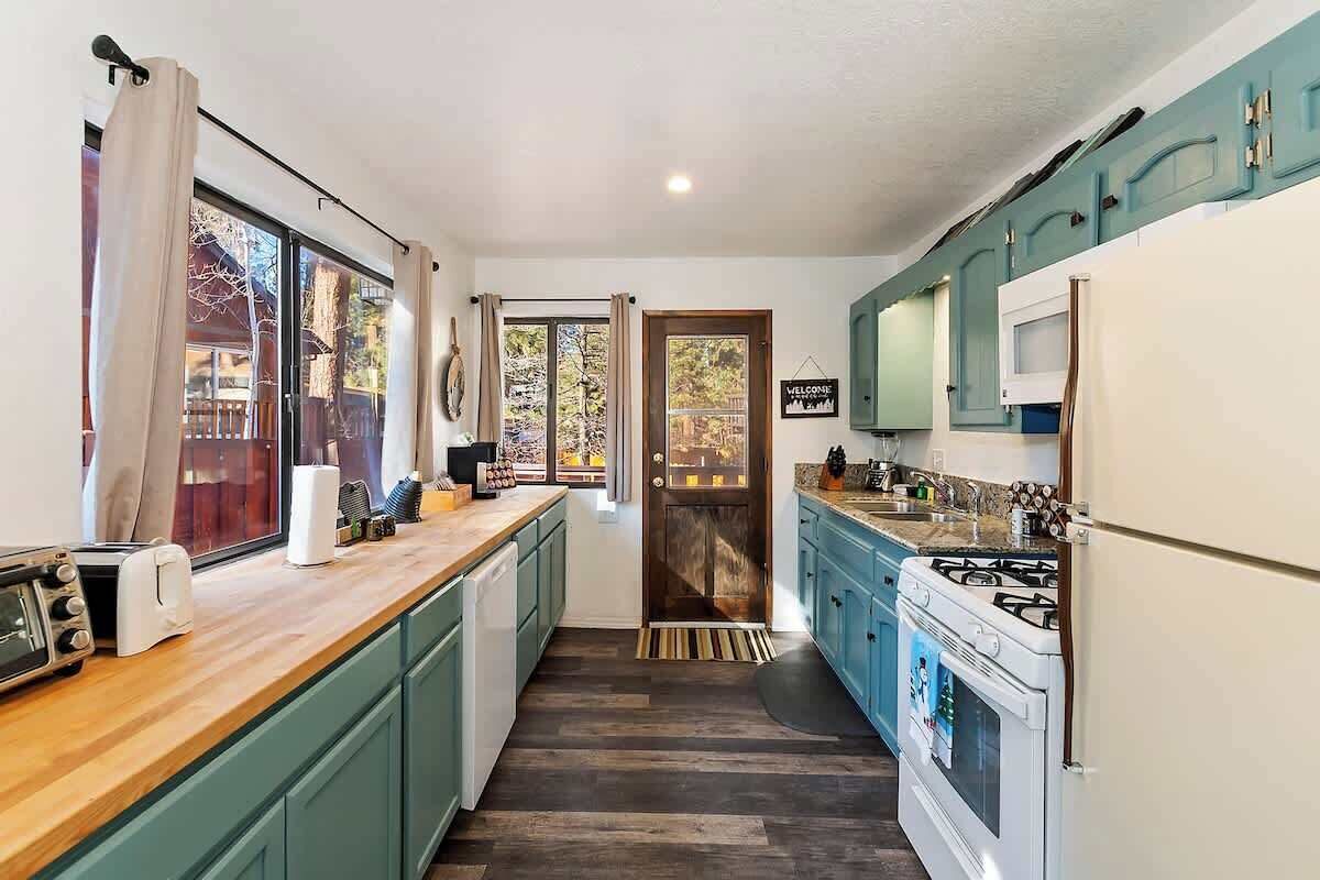 冰箱、微波炉、烤箱、炉灶